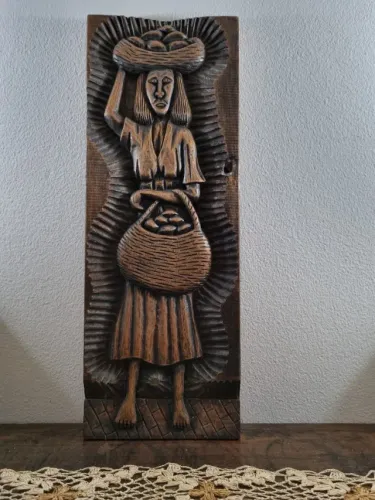 Raridade! Talha em madeira dos anos 70