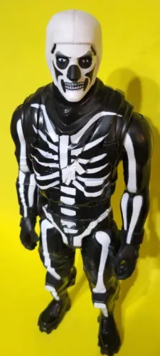 Boneco FORTINITE de 30cm - Skin Skull Trooper