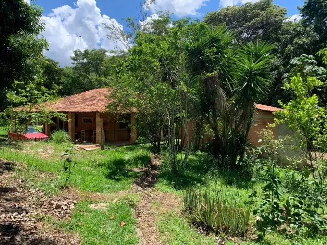 Sito 25.000m² casa sede/caseiro, piscina, área externa, mata nativa, Serra do Cipó.