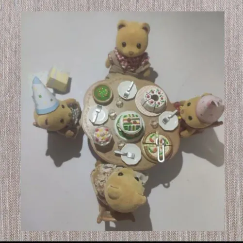 Sylvanian Families família urso + mesa de jantar kit festa e alimentos 