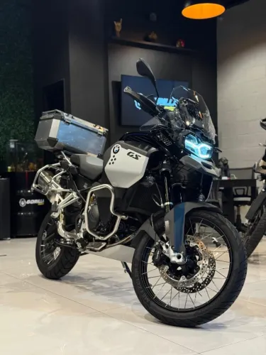 BMW - F900 GS