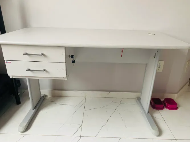 Mesa de Escritório 