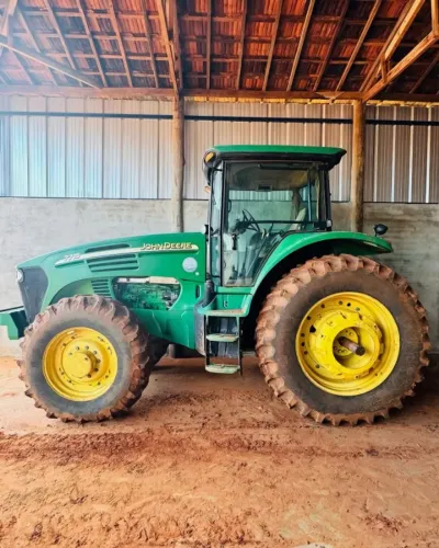 Trator John Deere 7715  ano 2010
