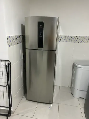 Geladeira Electrolux Frost Free Duplex Efficient com AutoSense cor Inox Look 390L (IF43S)