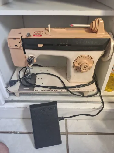 Máquina de Costura Singer Facilita Master Antiga