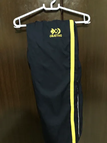 vendo kit uniforme colégio objetivo,amarelo com azul 