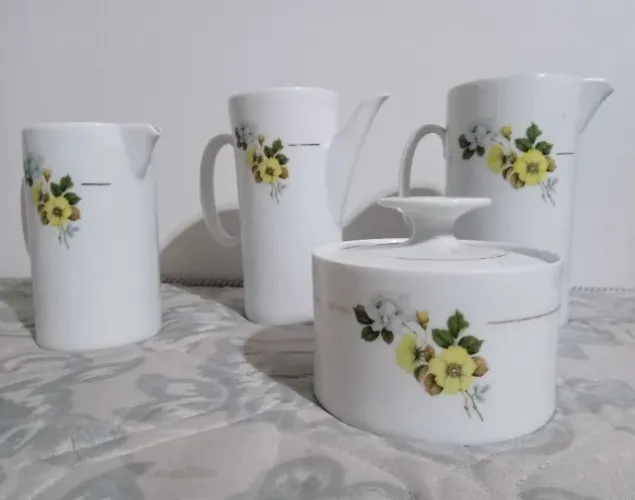 Conjunto de cafe porcelana Renner
