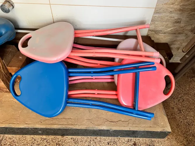 Conjunto de Cadeiras Dobráveis - Azul e Rosa