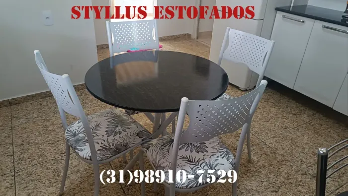 Conjunto de mesa redonda com 4 cadeiras