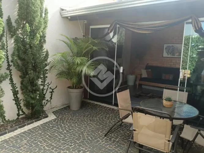 Casa em condomínio à venda com 3 quartos, sendo 1 suíte - 120² - Minas Gerais - Uberlândia