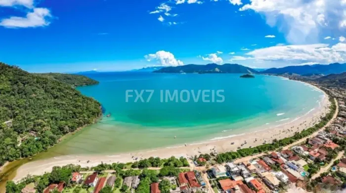 Apartamento com 2 quartos no Condomínio Praia Lagoinha em Ubatuba a 60 metros da praia