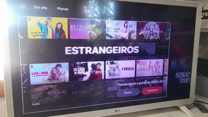 Smart tv LG na cor branco top smart 32 polegadas não baixo o valor