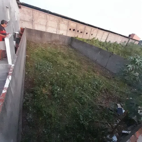 Vendo terreno 12x25 área total 300m2