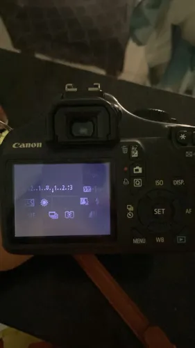 CÂMERA CÂNON T3 (OLHAR A DESCRIÇÃO)