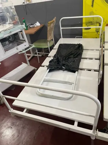 Cama Hospitalar pouco usada