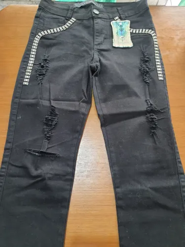 Calça Jeans Preta Destroyed com Detalhes