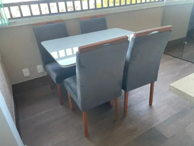 Mesa com 4 Cadeiras NOVO OUTLET ÚLTIMA PEÇA
