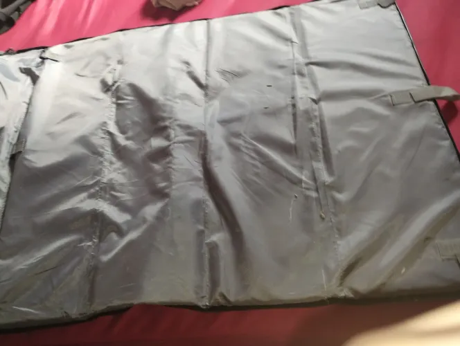 Berço portátil e bebê conforto 