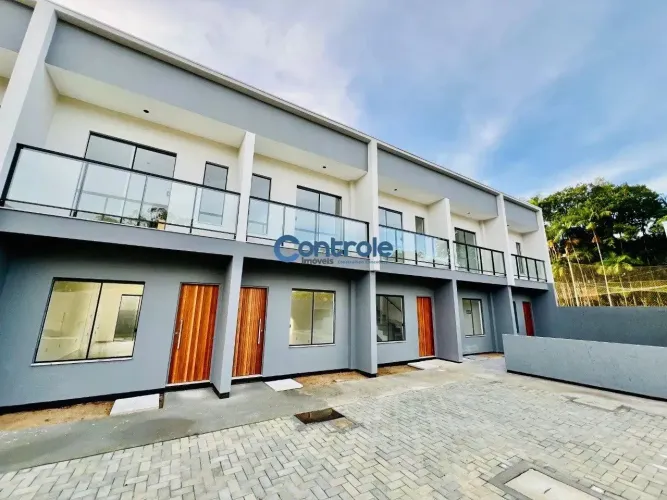 Sobrados de 02 dormitórios à venda no Real Parque, São José-SC - Residencial Veneza