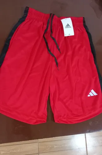 Shorts Adidas Vermelho com Detalhes