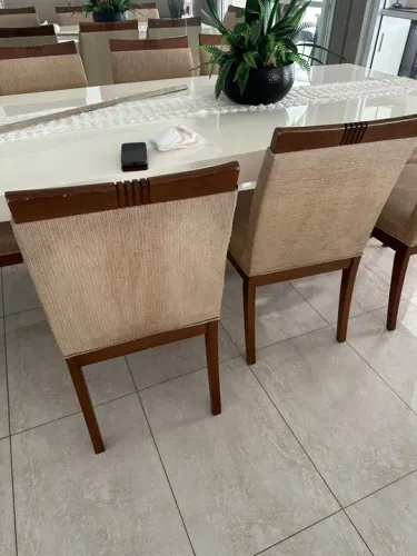 10 Cadeiras para mesa jantar semi novas de madeira