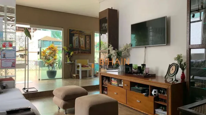 Cobertura no Buritis com 200m², 3 quartos, 1 suíte, 2 vagas por R$ 790.000,00