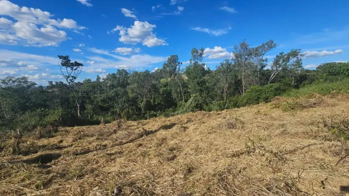 Lote de 1000m² em Sabará 