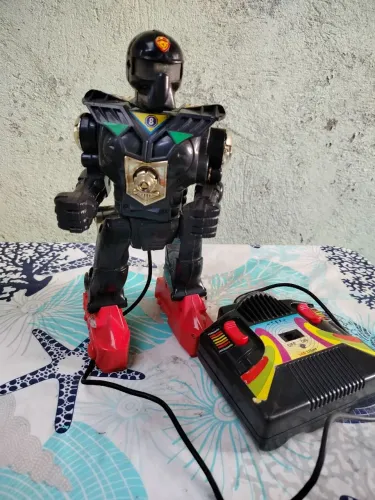 Brinquedos antigo robo