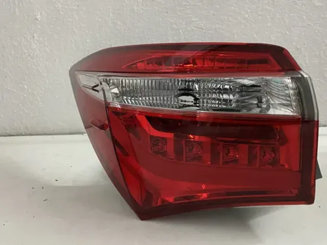 Lanterna Led Toyota Corolla 2015 2016 25051304