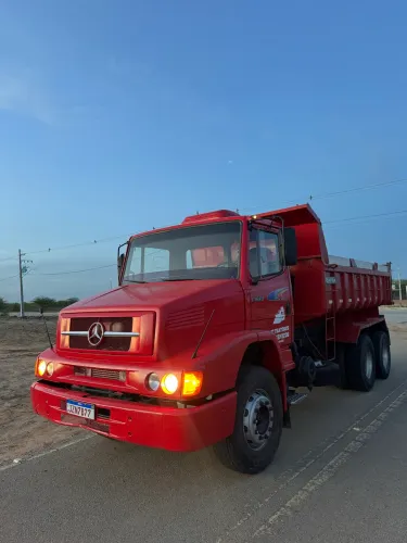 Caminhão caçamba truck