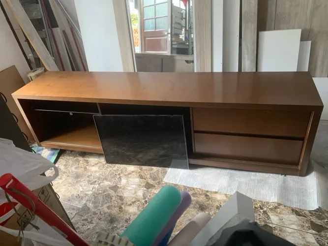 Rack de TV em madeira maciça