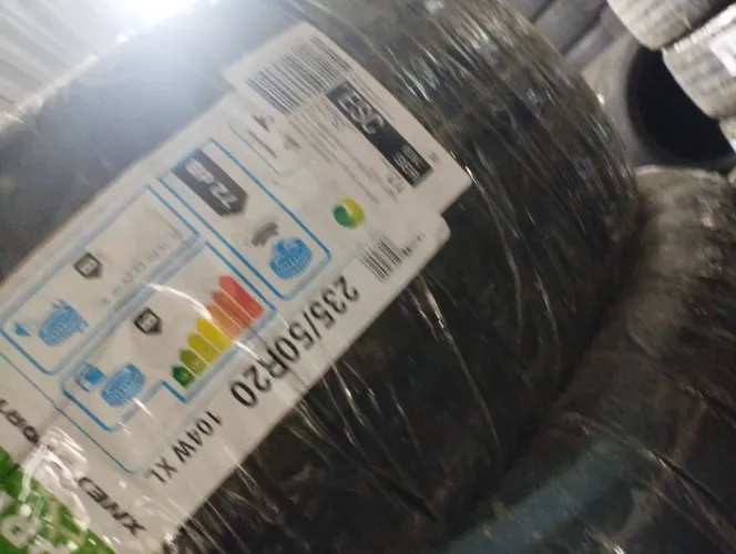 Pneu 235/50R20 104W XL + 255/40R21 + 235/45R20+245/50R20