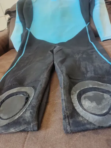 Vendo roupa de mergulho/ surf Tribord 