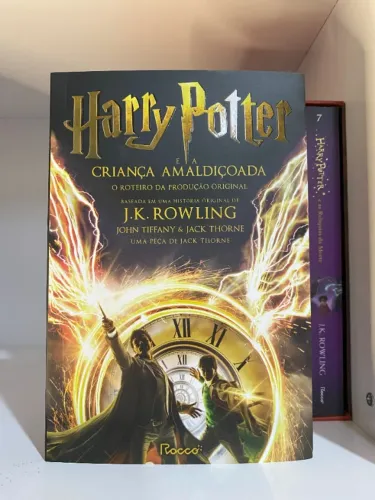 Livro Harry Potter a criança amaldiçoada