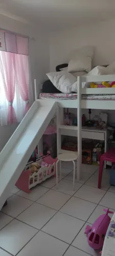 Cama com escorrega unissex