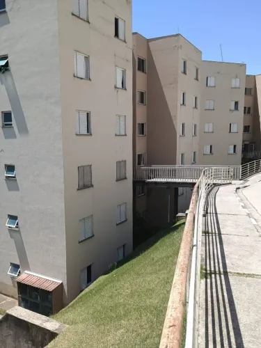 Vende-se apartamento em Cotia