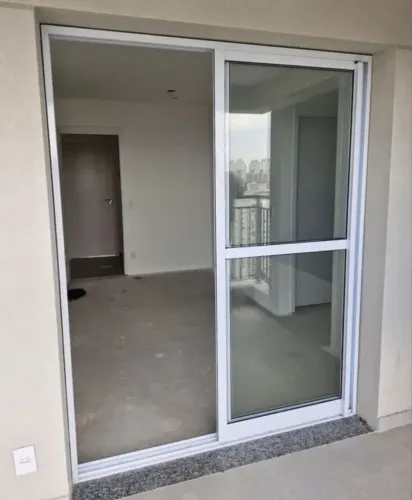 Porta alumínio branco 1,55 X 2,14 linha suprema