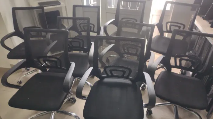 Cadeira de escritório R$180,00 cada