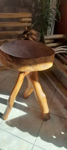 Mesa de centro rústica de madeira $1000