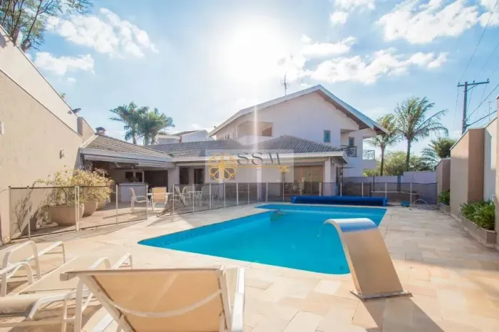 Casa Portal do ParaísoI- R$ 3.200.000,00 - AT 827m²/ AC 532m² - c/ 3 quartos (suítes) - Ju