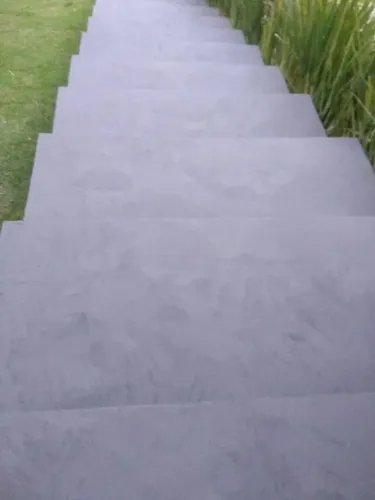 Faço aplicação de cimento queimado no piso 40$