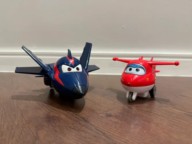 2 Bonecos Super Wings