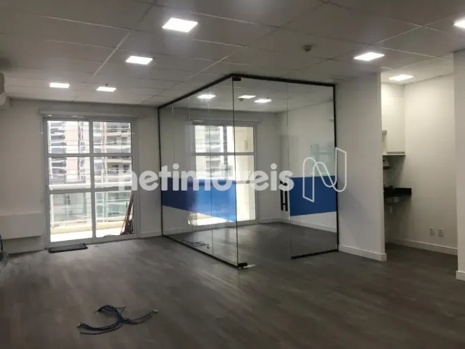 Aluga-se Sala Comercial na Avenida Doutor Churi Zaidan bairro Brooklin com 65m2