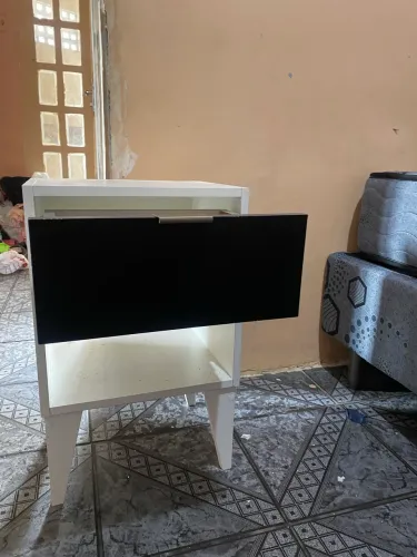 Cama(nunca usada, só tirada do plástico),  mesa com nicho e mesa de cama(1.400 tudo)