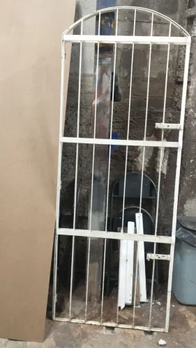Grade para porta de ferro
