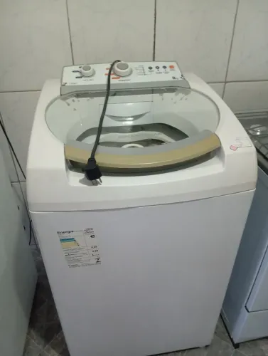 Uma máquina de lavar roupa 8k