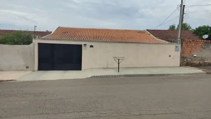 Casa à venda com 2 quartos na Zona Norte de Londrina
