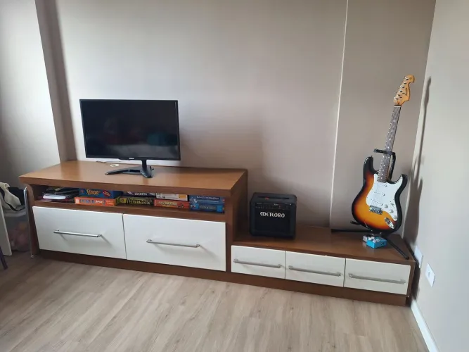 Rack MDF reforçado.