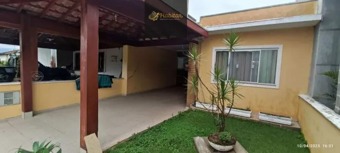 Casa á venda com 2 dormitórios sendo 1 suíte - Condomínio Laguna - Pinda