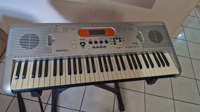 Teclado musical digital